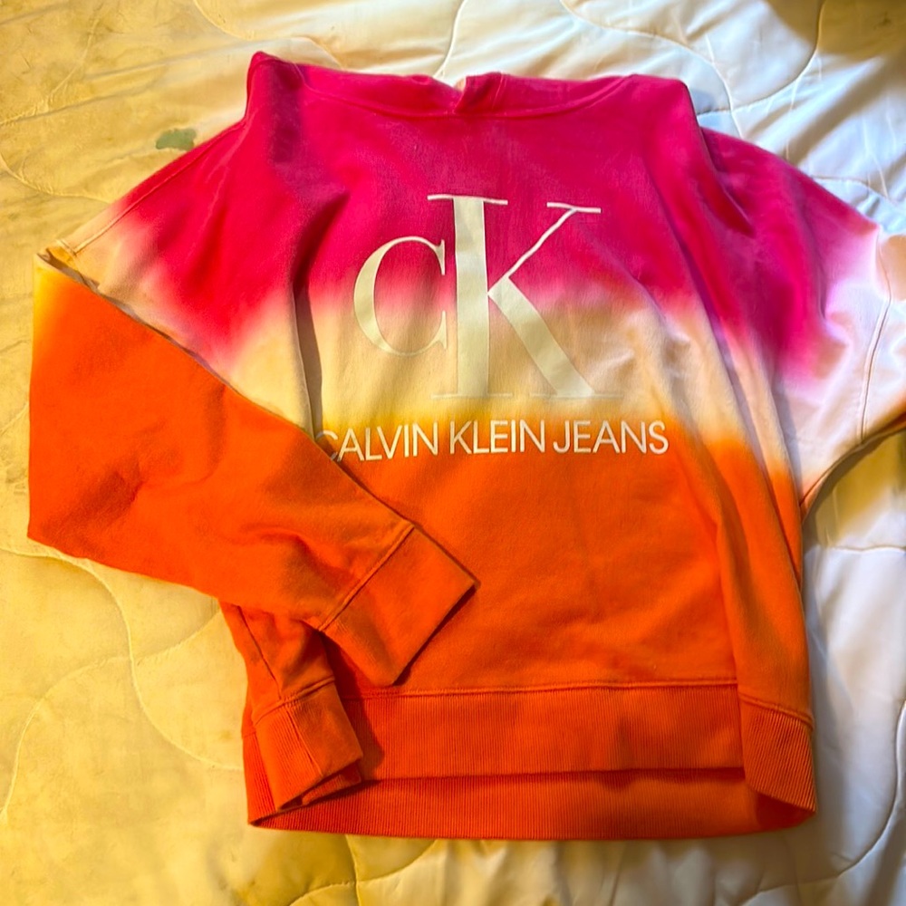 This super cute sweater has an amazing obre to it!